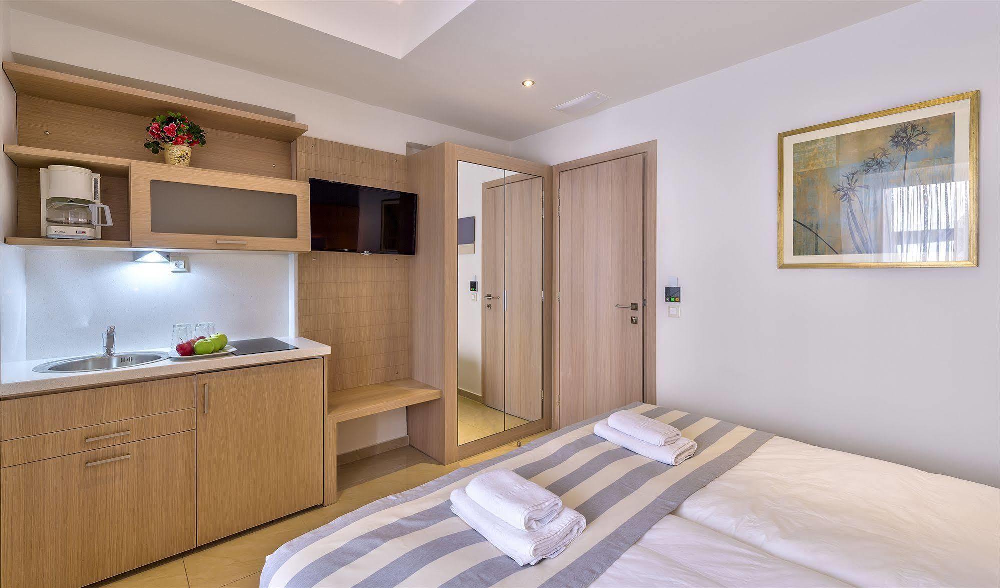 Leonidas Hotel&Apartments Rethymno Exterior foto
